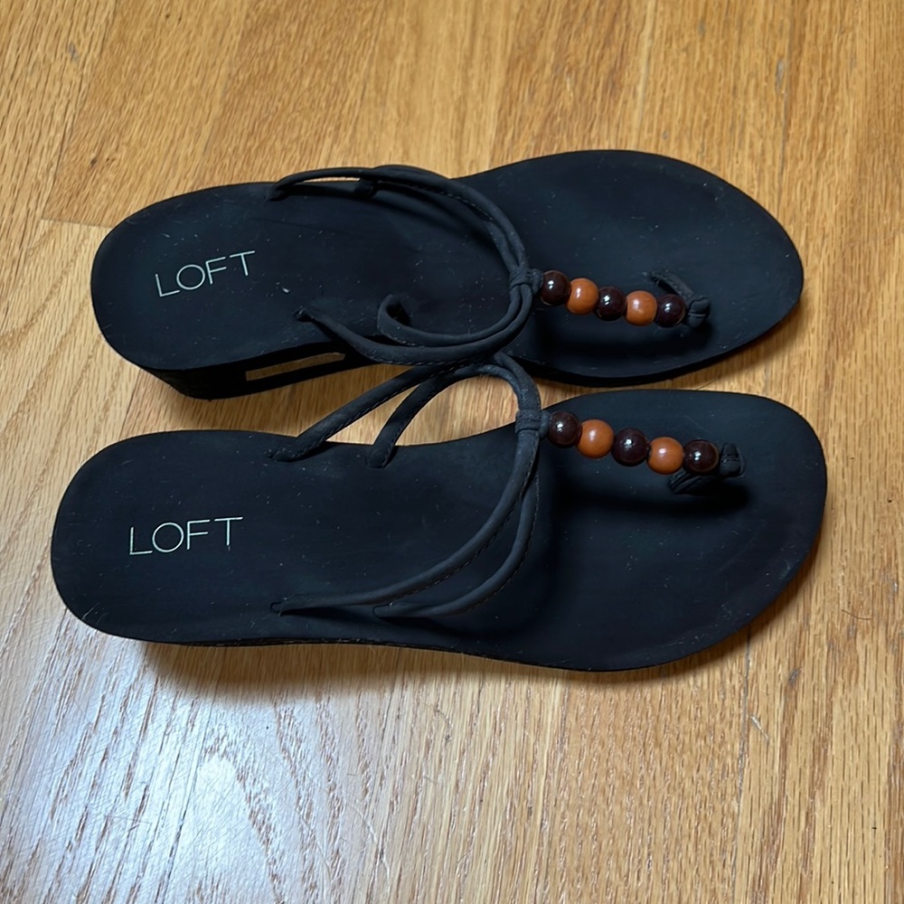 Loft Delray beaded flip flop. Size 8.